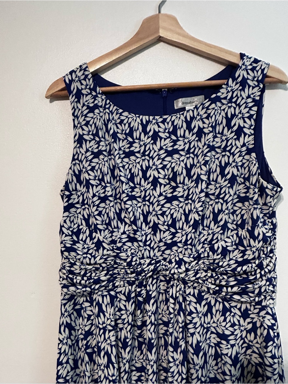 Dressbarn Sleeveless Navy Blue & White Leaf Print Dress Size 12 - Picture 3 of 11